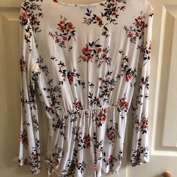 Kendall & Kylie White Floral Deep V-Neck Romper - Picture 5 of 11